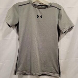 Boys Under Armour Athletic Shirt Youth Size Large Gray